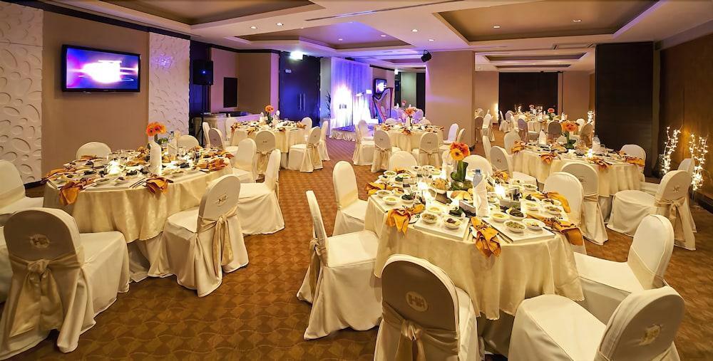 Abidos Hotel Apartment Al Barsha Dubai Exterior photo